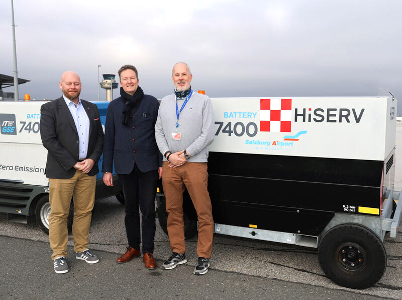 Bernhard Wodl (CCO Salzburg Airport), Wolfgang Fasching (Head of Commercials bei HiServ) and Nicolas Karres, Senior Expert Salzburg Airport